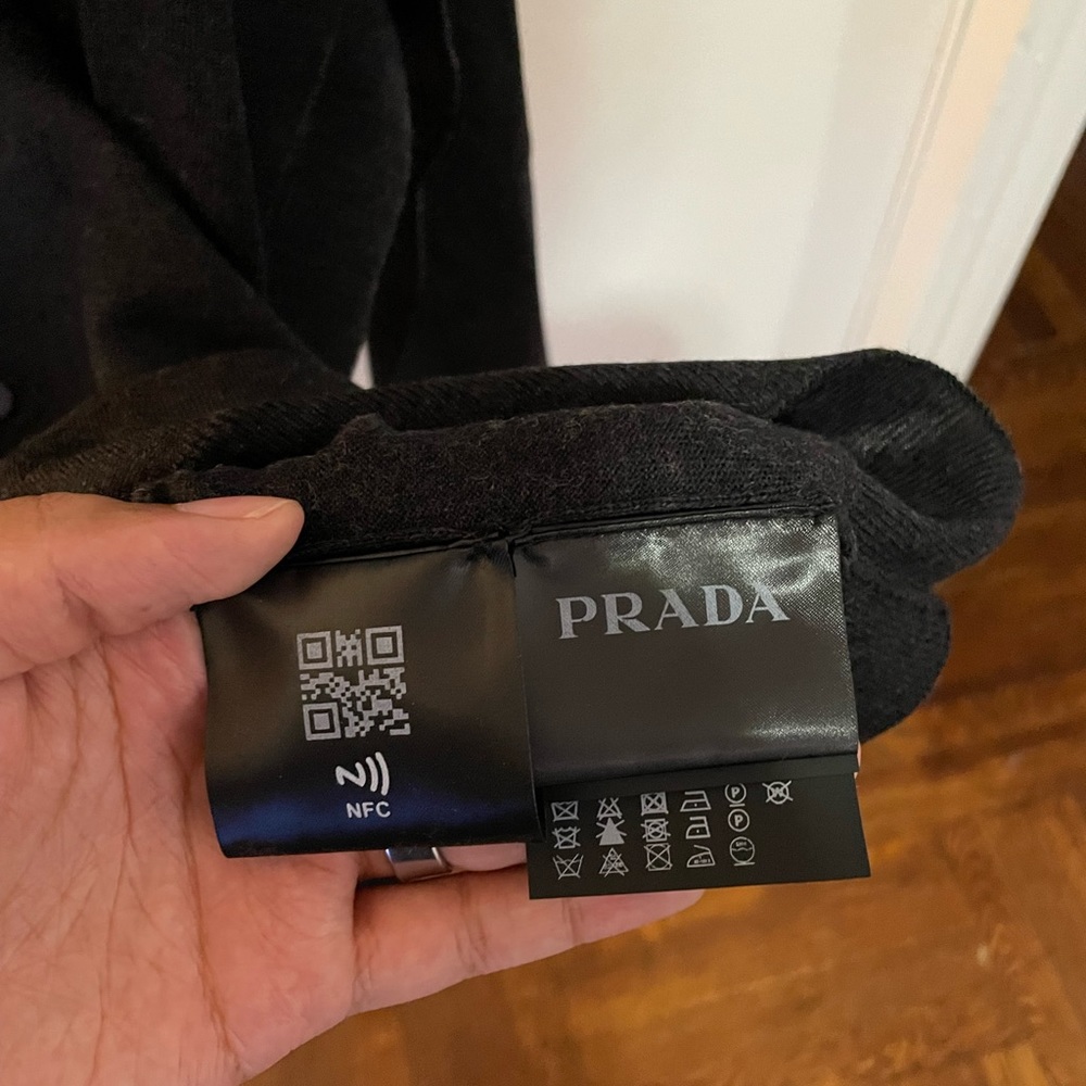 PRADA Cardigan - Picture 7 of 8
